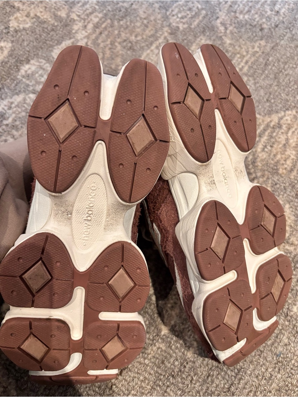 Women’s New Balance 9060 sneakers in the 'Rich Oak/Timberwolf' colorway - Picture 5 of 5